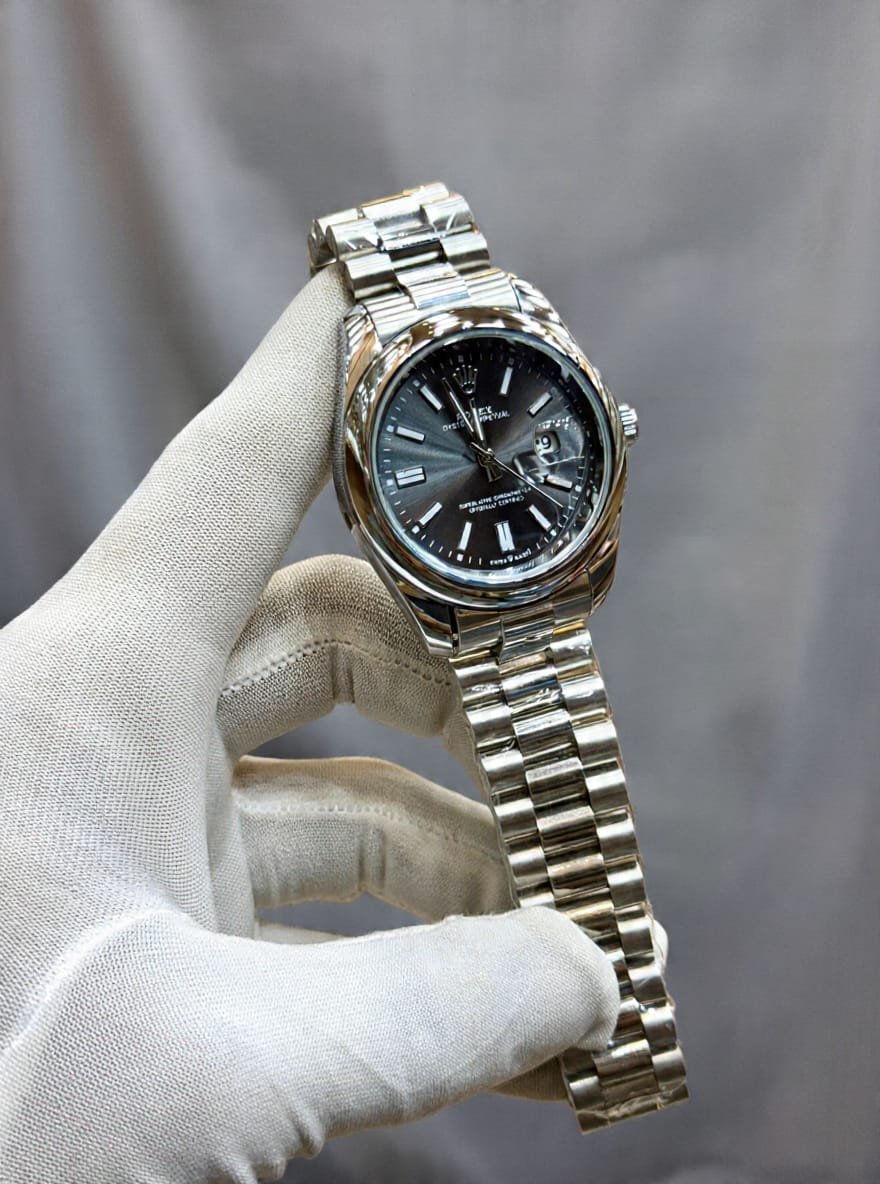 Rolex Oyster Perpetual Style Watch – White Dial with Stainless Steel Chain & Date Display (Replica)
