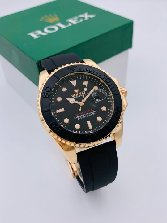 Men's Gold-Tone Quartz Watch – Adjustable Black Rubber Strap & Steel Bezel (Without Box)